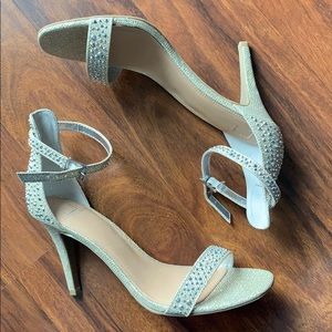 Material Girl size 9.5 silver heels with detailing